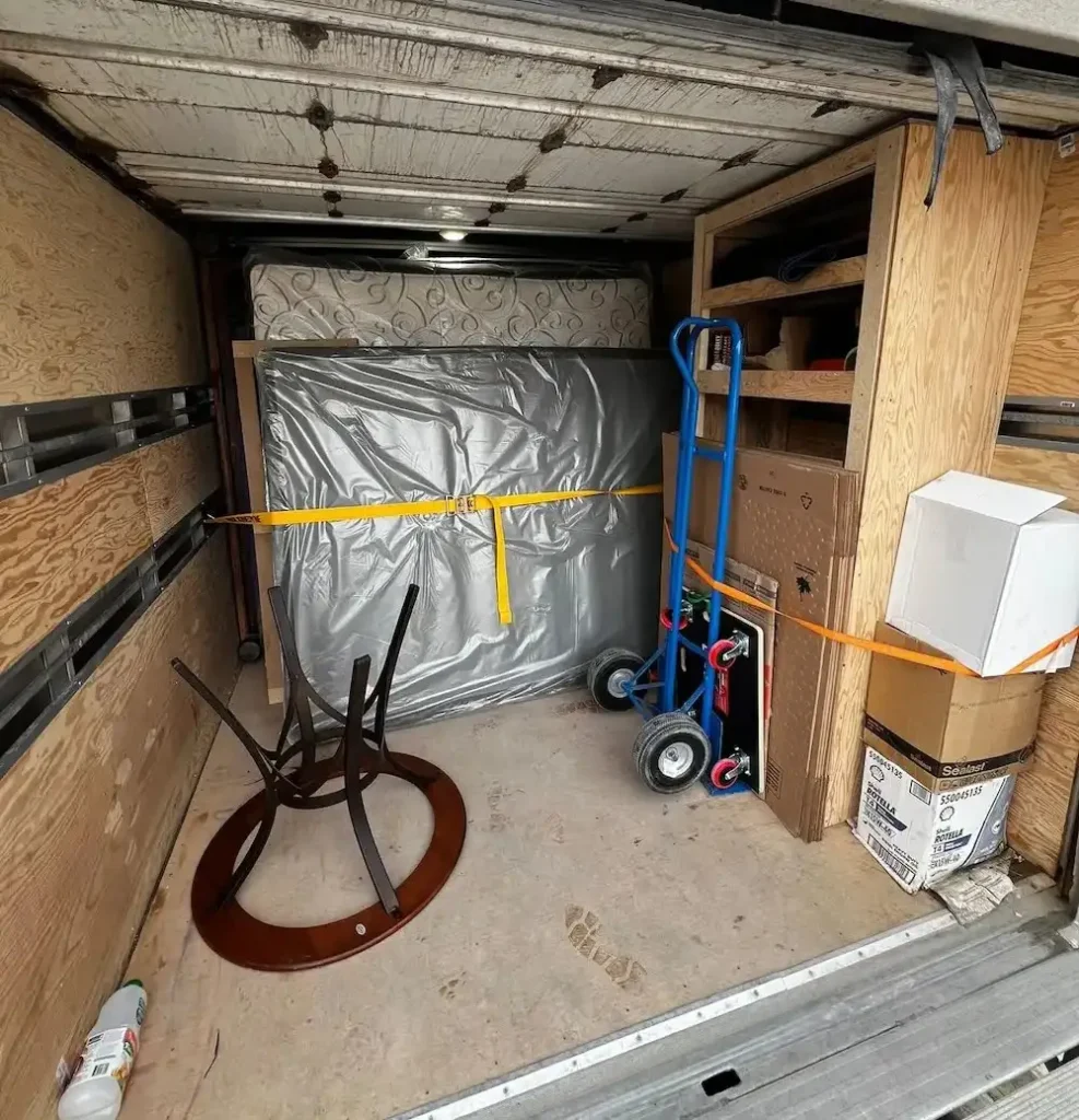 PrimeLift Pro Movers professional Ottawa moving team for affordable relocations